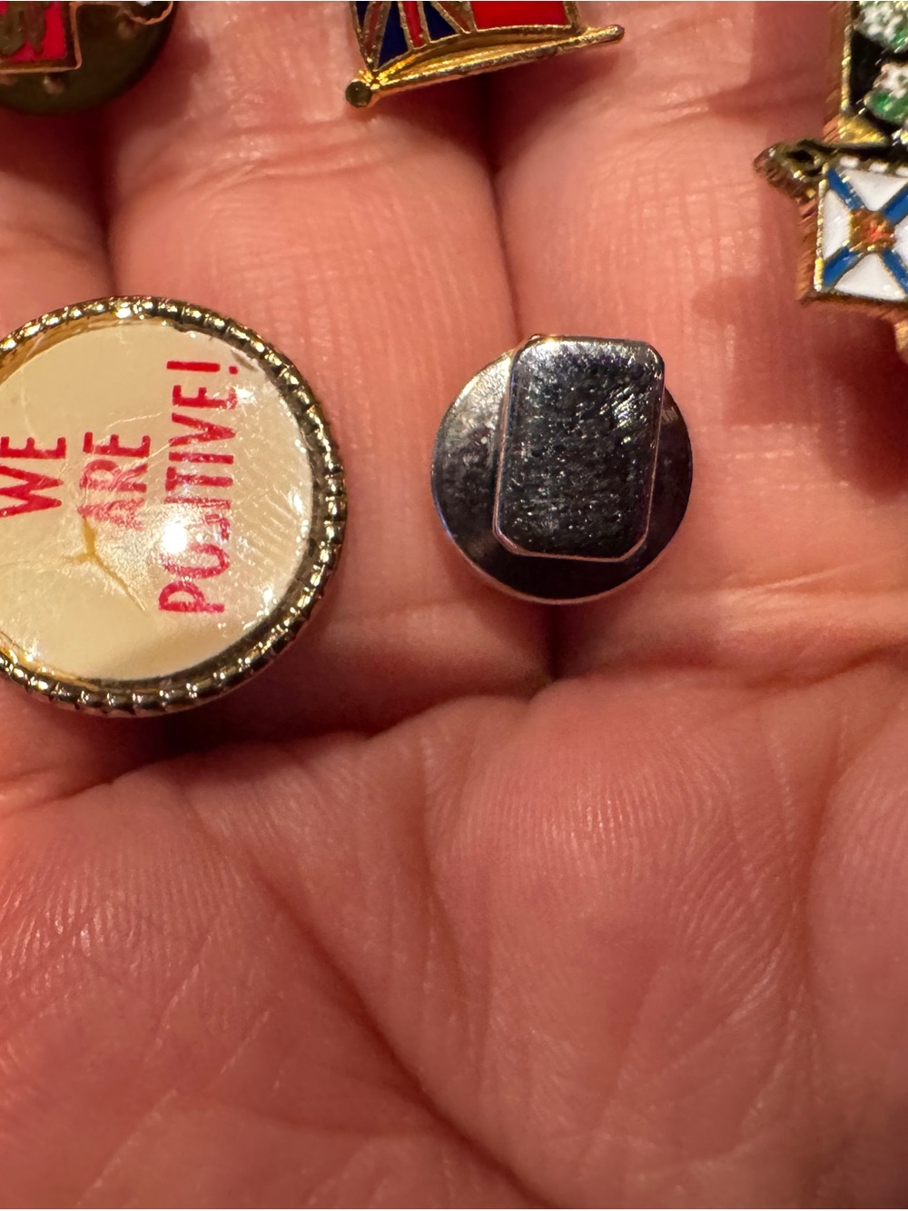 4-Piece Vintage Canadian Souvenir Pin Bundle - Picture 6 of 11